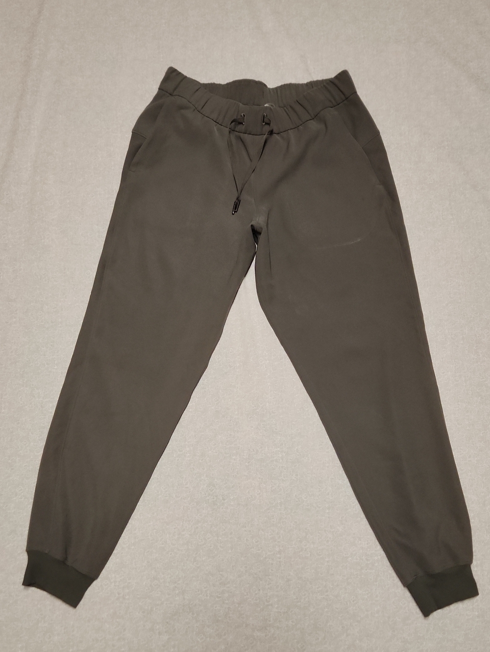Women's Lululemon Grey Athletic Joggers with Drawstring Waist Sz 8